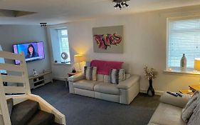 Rural Chapel Cottage Near Airport Bar & Hot Tub